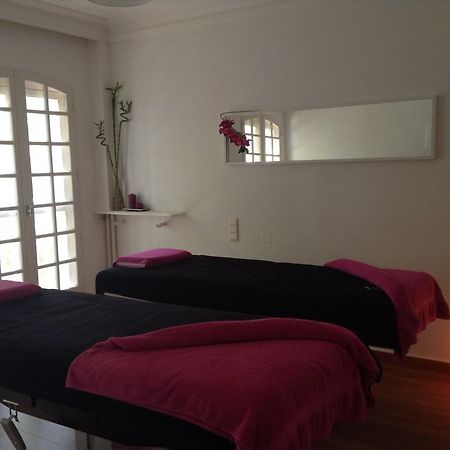Hostellerie Les Frenes Avignon Bagian luar foto