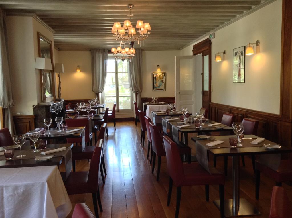 Hostellerie Les Frenes Avignon Bagian luar foto