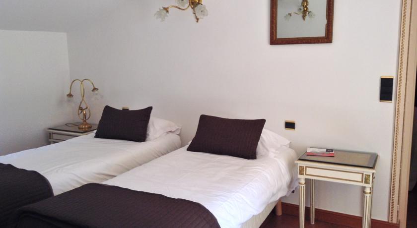 Hostellerie Les Frenes Avignon Bagian luar foto