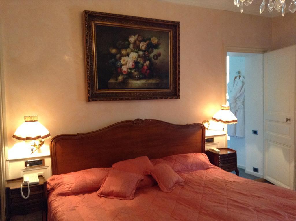 Hostellerie Les Frenes Avignon Bagian luar foto