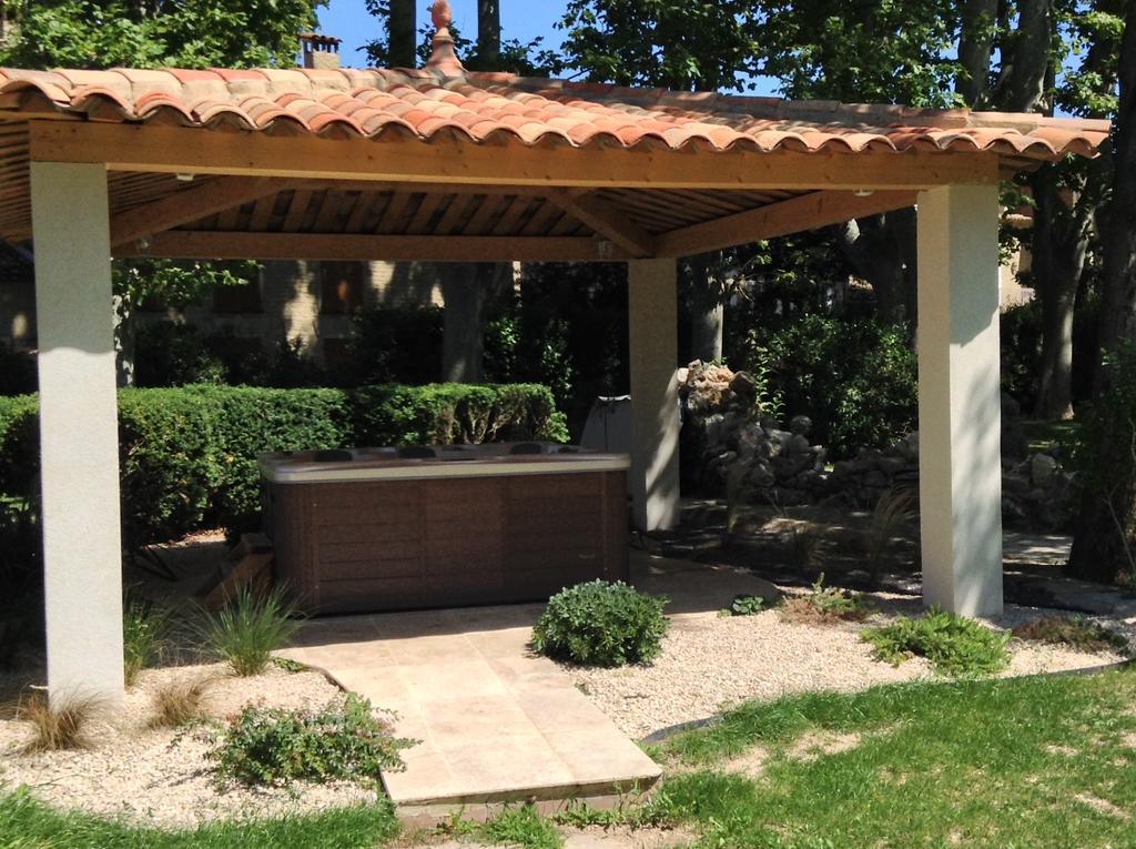 Hostellerie Les Frenes Avignon Bagian luar foto