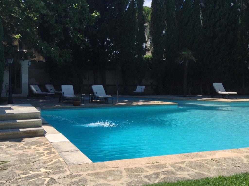 Hostellerie Les Frenes Avignon Bagian luar foto