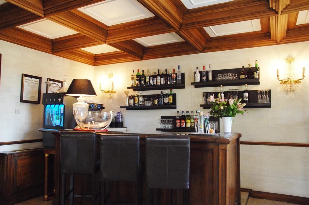 Hostellerie Les Frenes Avignon Bagian luar foto