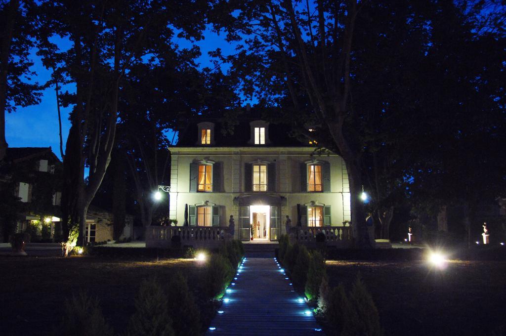 Hostellerie Les Frenes Avignon Bagian luar foto
