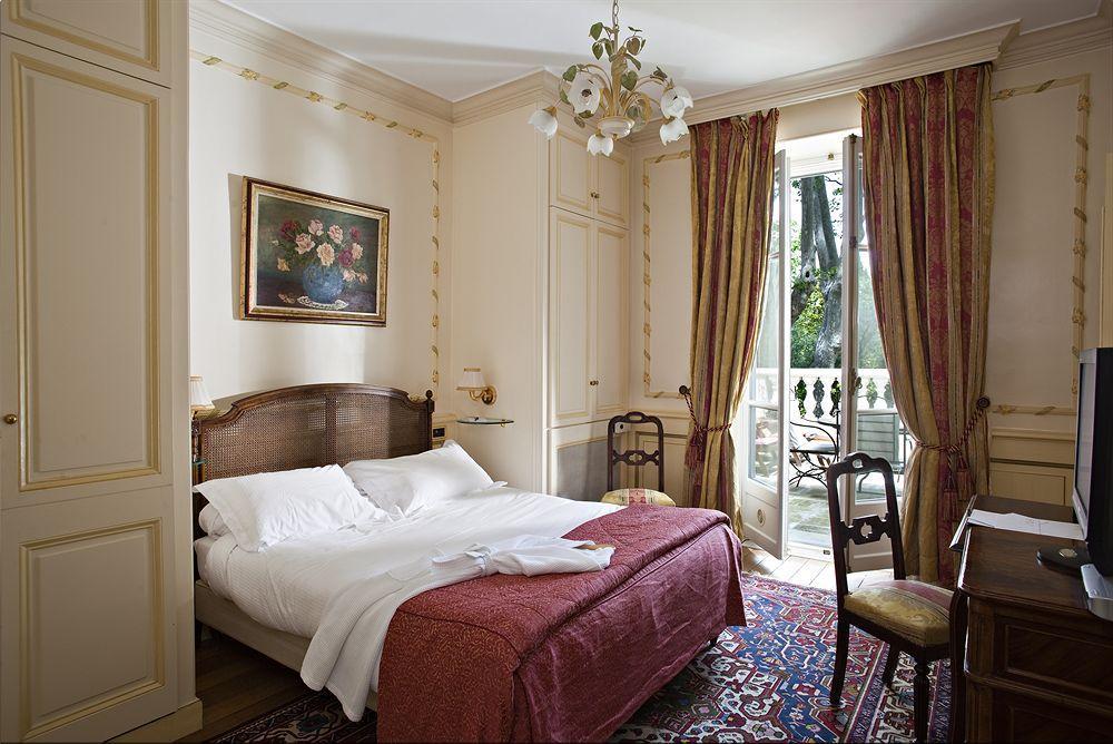 Hostellerie Les Frenes Avignon Ruang foto