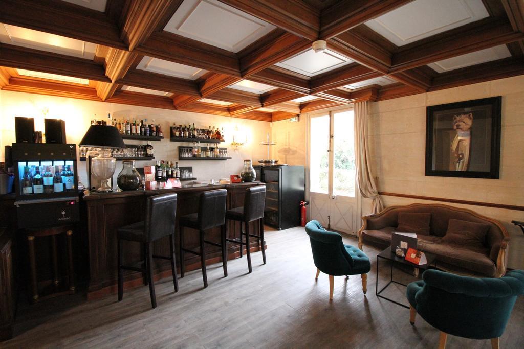 Hostellerie Les Frenes Avignon Bagian luar foto